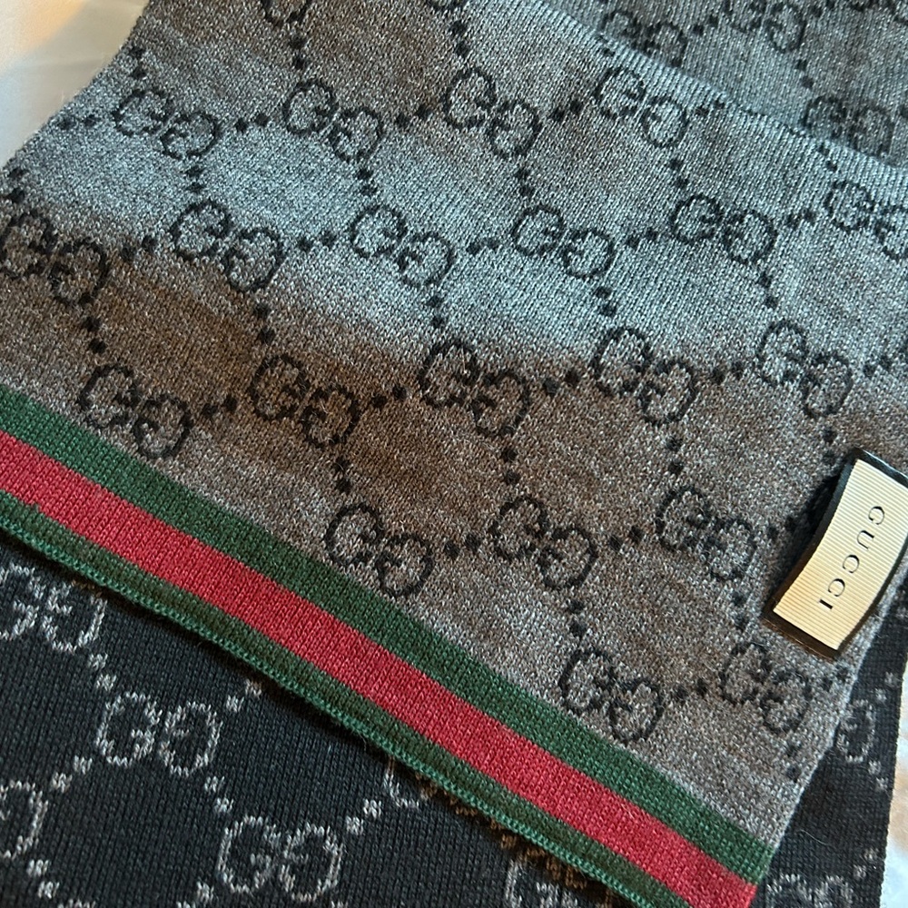 Gucci Gray and Black Patterned Scarf